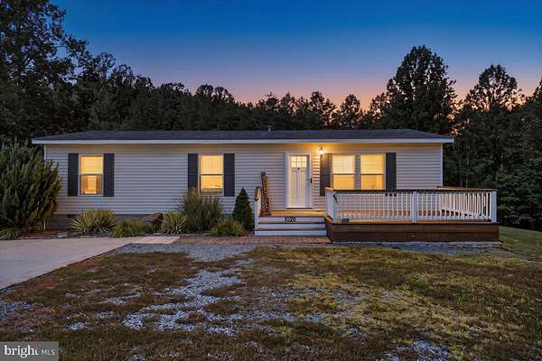 1.5 Acres of Land with Home for Sale in Louisa, Virginia