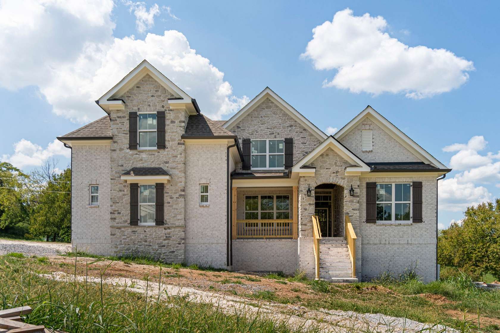 5.37 Acres of Land with Home for Sale in Columbia, Tennessee
