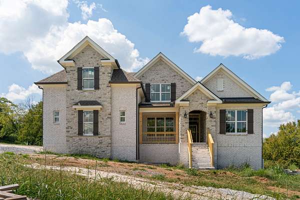 5.37 Acres of Land with Home for Sale in Columbia, Tennessee