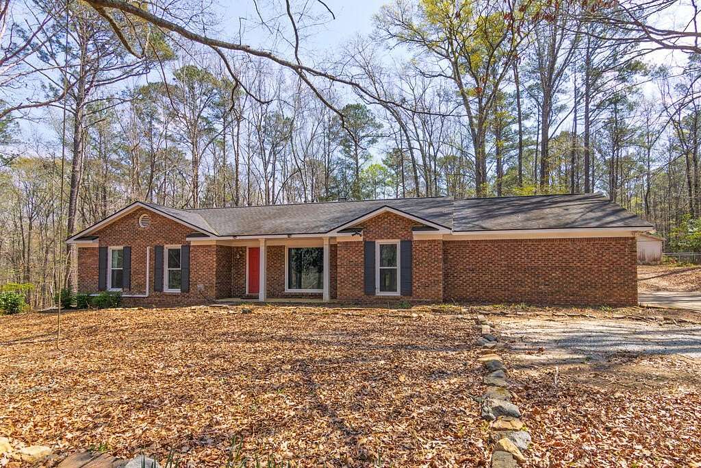 5 Acres of Improved Residential Land for Lease in Cataula, Georgia
