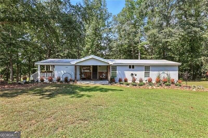 26.3 Acres of Agricultural Land with Home for Sale in Commerce, Georgia