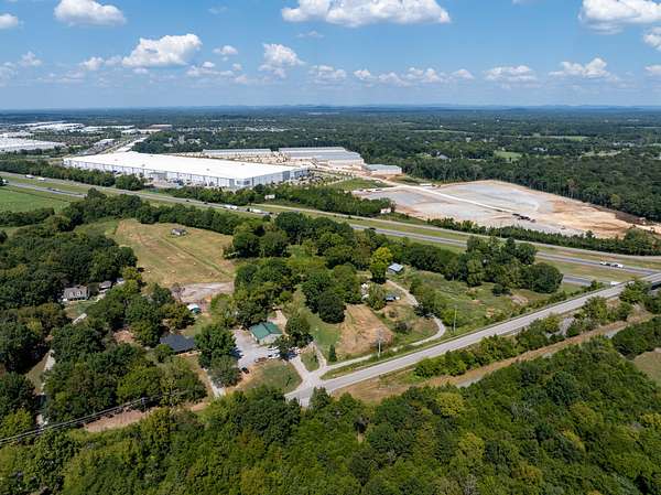 7.15 Acres of Land with Home for Sale in Murfreesboro, Tennessee