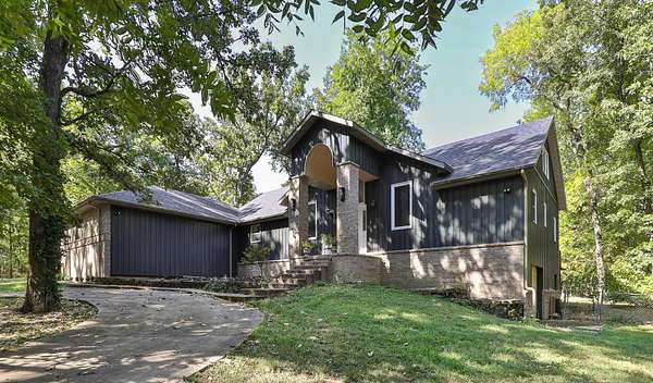 4.6 Acres of Land with Home for Sale in Billings, Missouri