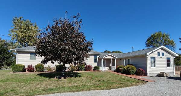 40 Acres of Land with Home for Sale in Marion, Illinois