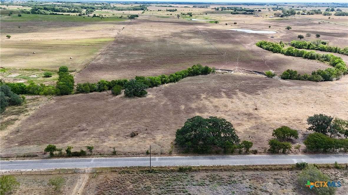 14.7 Acres of Land for Sale in Shiner, Texas