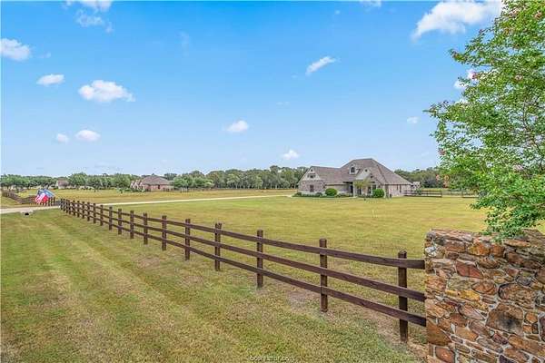 5.76 Acres of Improved Mixed-Use Land for Sale in Bryan, Texas