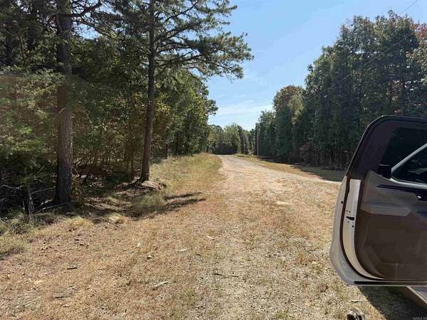 5 Acres of Residential Land for Sale in Edgemont, Arkansas
