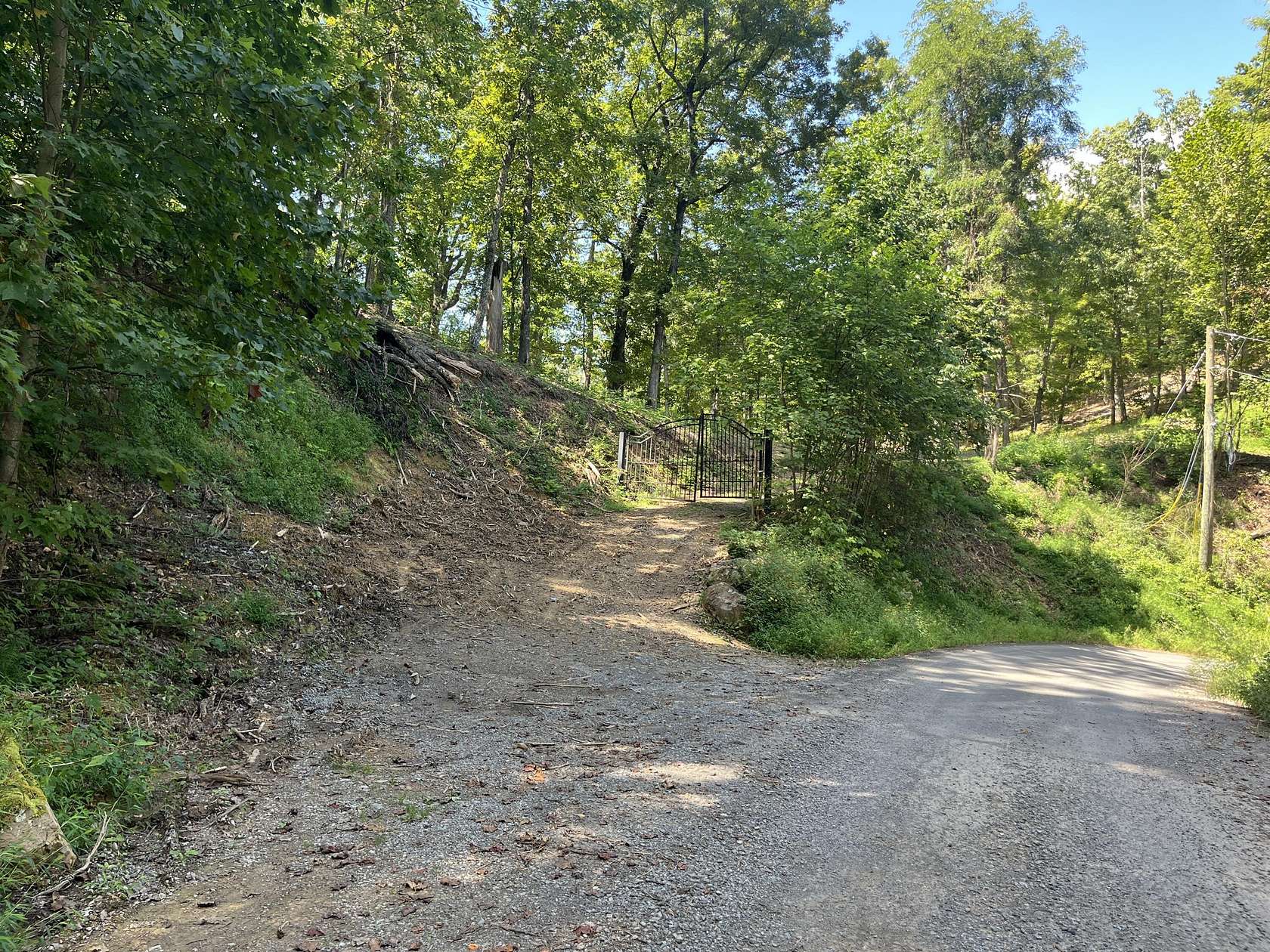 20 Acres of Recreational & Residential Land for Sale in Sevierville, Tennessee
