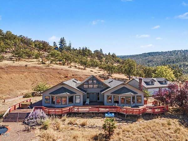 199 Acres of Land with Home for Sale in Medford, Oregon