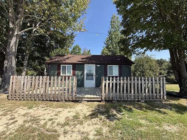 11 Acres of Recreational Land with Home for Sale in Bowling Green, Kentucky