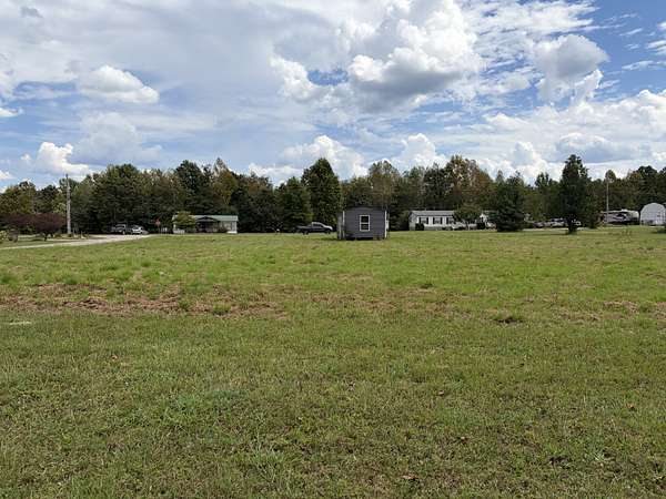 1 Acre of Residential Land for Sale in Hohenwald, Tennessee