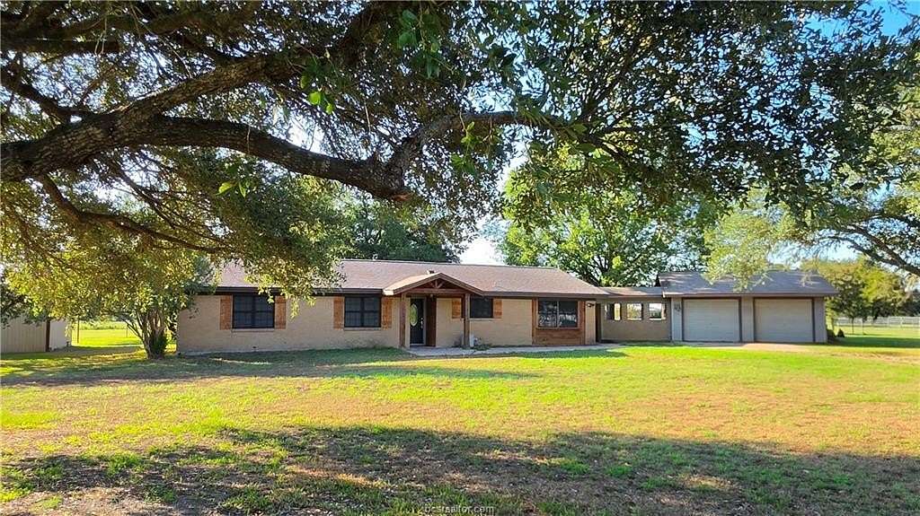 5.28 Acres of Land with Home for Lease in Bryan, Texas