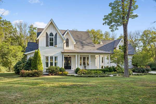 5 Acres of Land with Home for Sale in Franklin, Tennessee