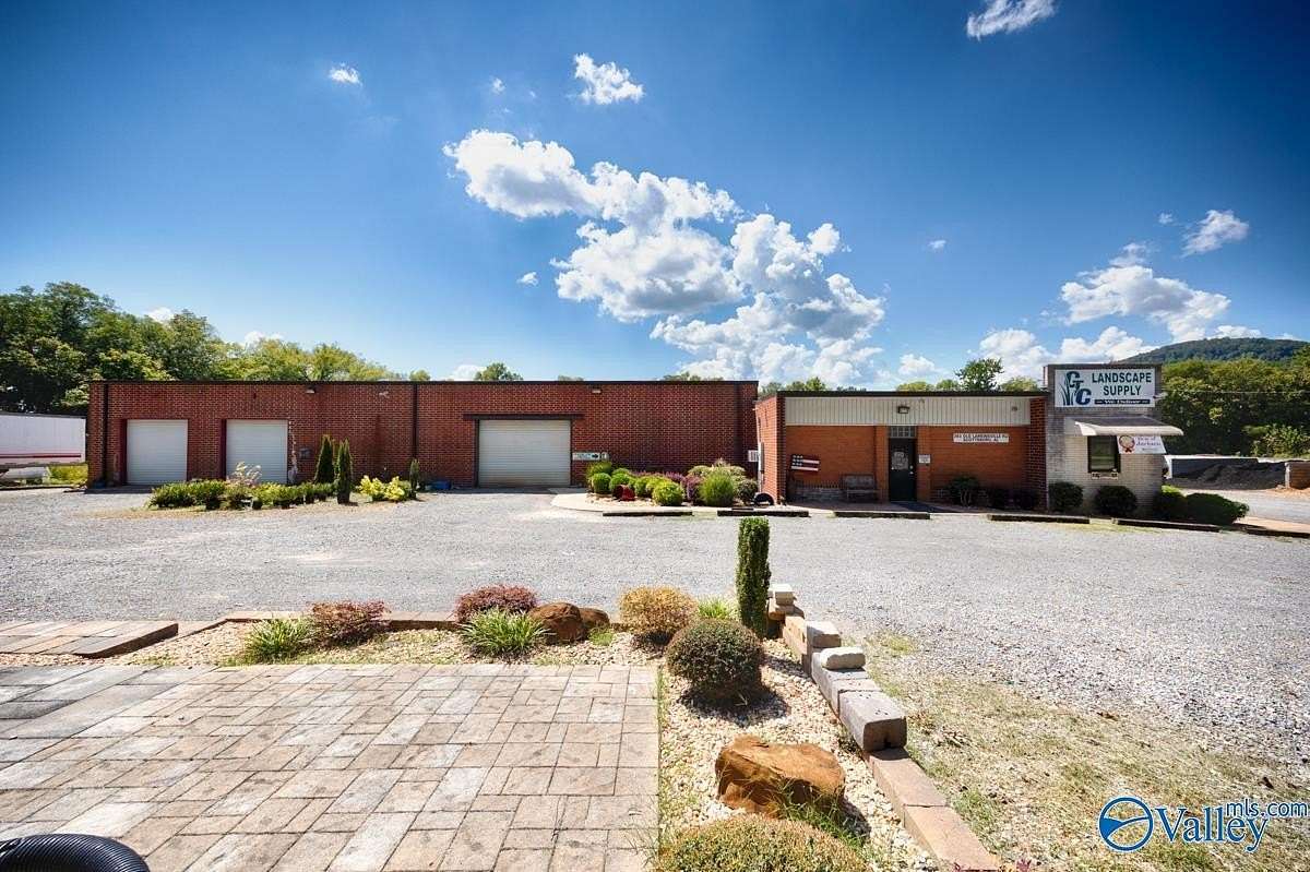 6 Acres of Improved Commercial Land for Sale in Scottsboro, Alabama