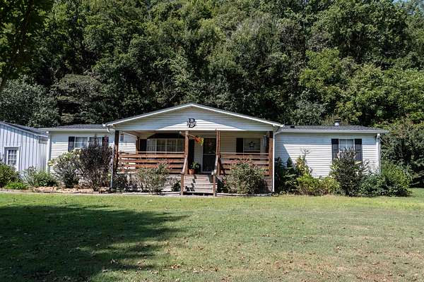 9 Acres of Land with Home for Sale in Goodspring, Tennessee