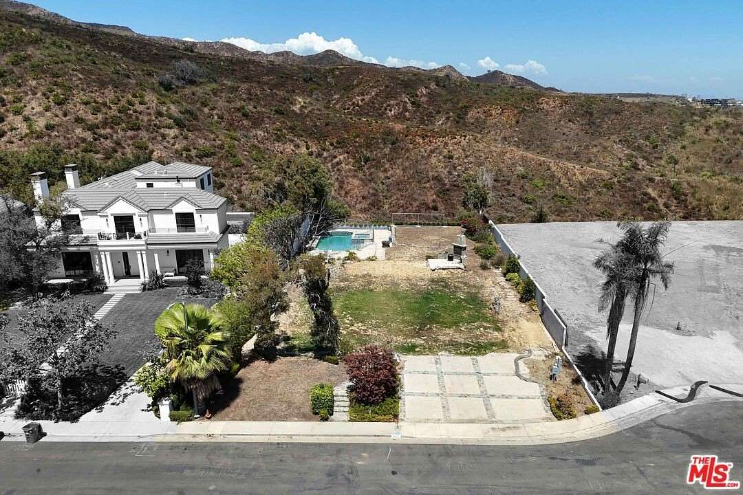 1 Acre of Residential Land for Sale in Los Angeles, California