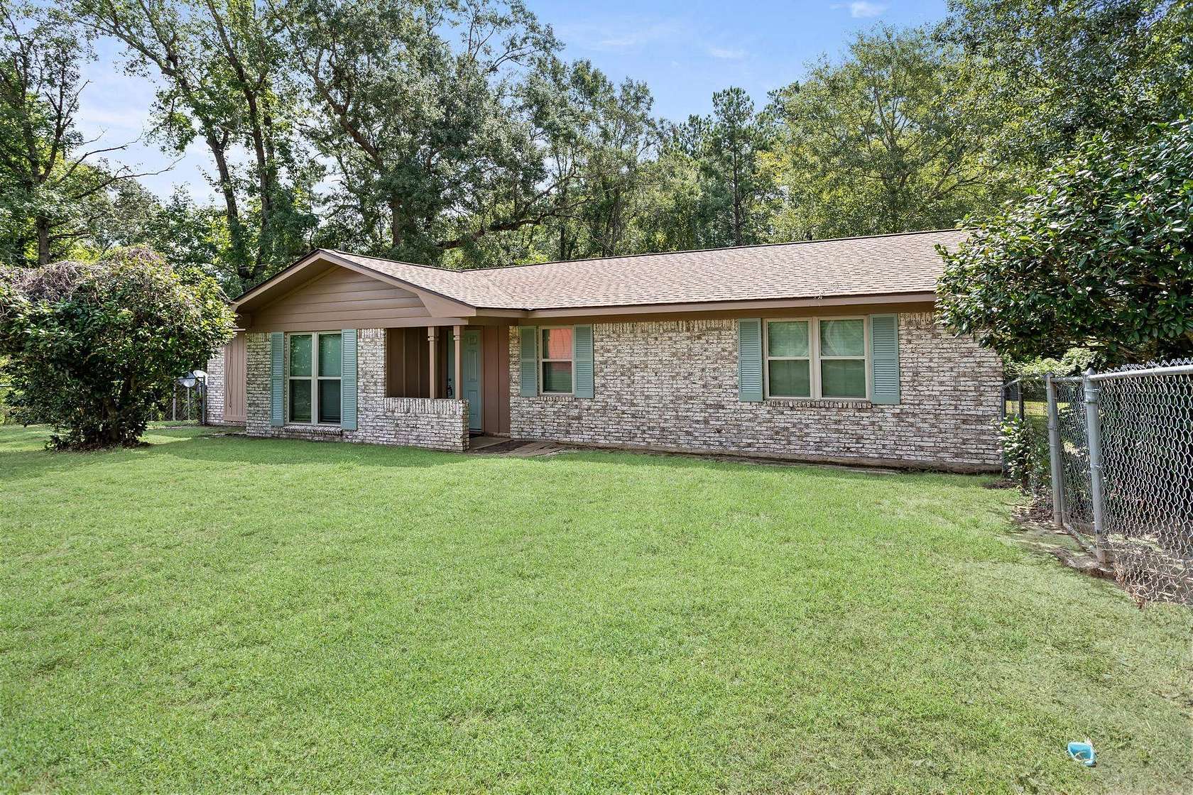 3.12 Acres of Improved Residential Land for Sale in Evadale, Texas