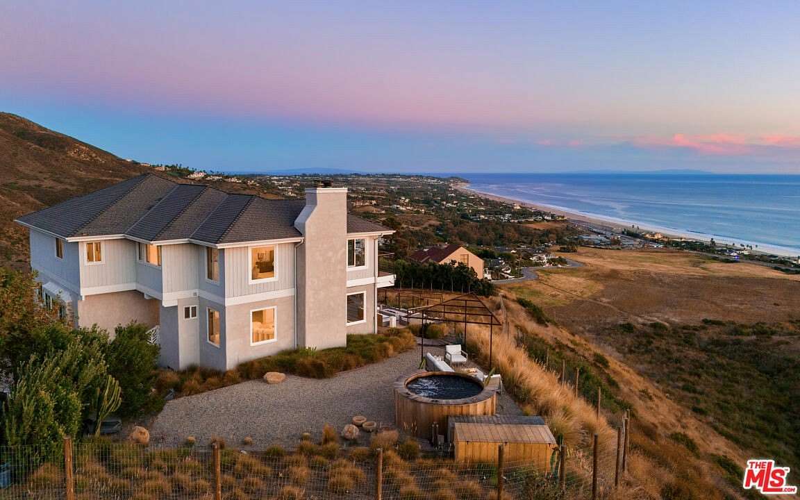 3.28 Acres of Land with Home for Sale in Malibu, California