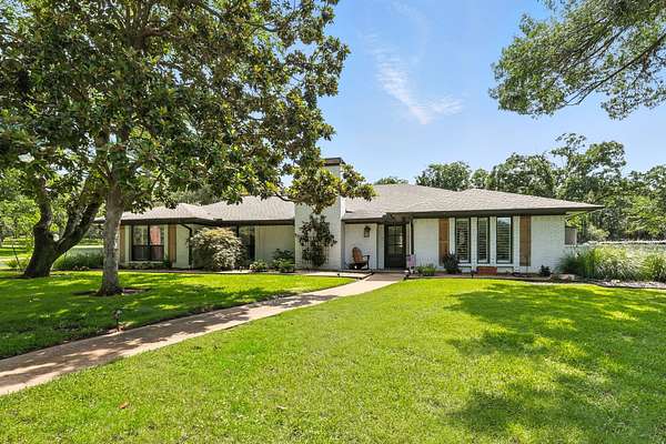 1.68 Acres of Land with Home for Lease in Denton, Texas