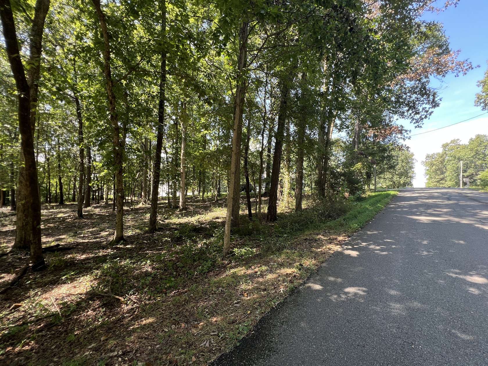 1 Acre of Residential Land for Sale in Paris, Tennessee