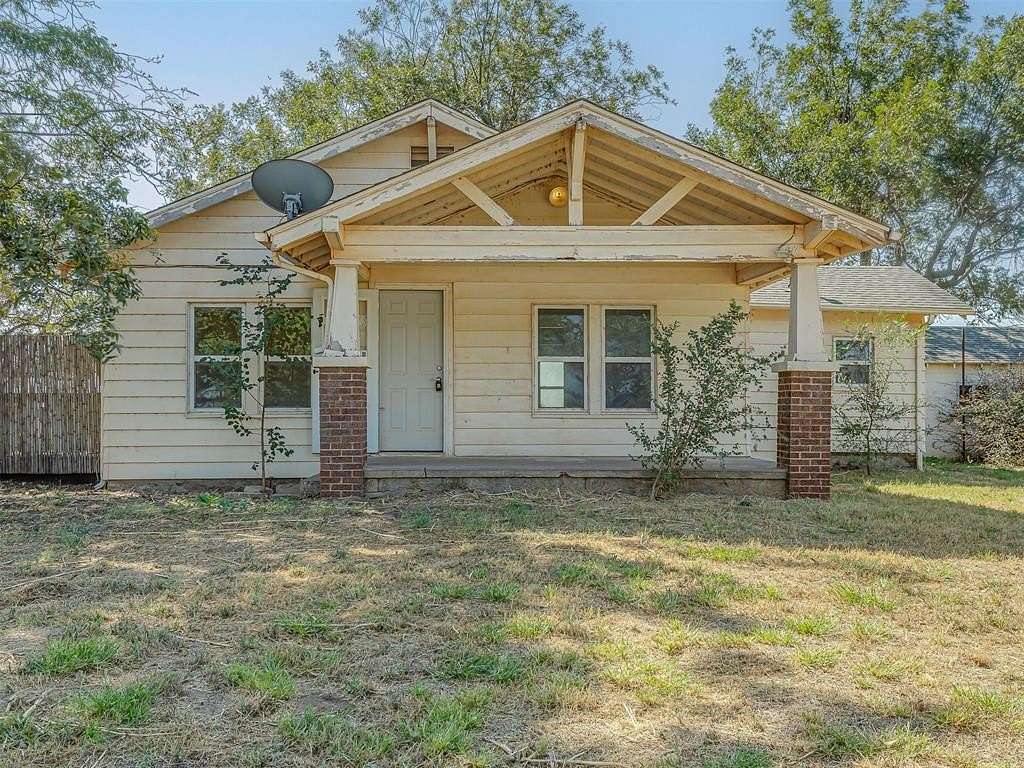 10 Acres of Land with Home for Sale in Crescent, Oklahoma