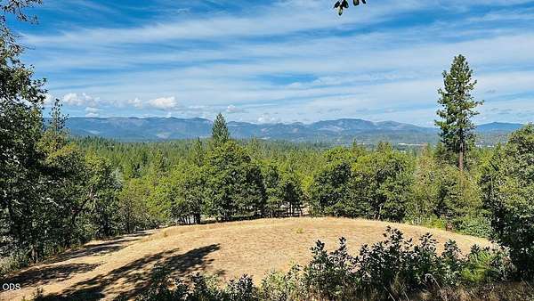 5 Acres of Residential Land for Sale in Grants Pass, Oregon
