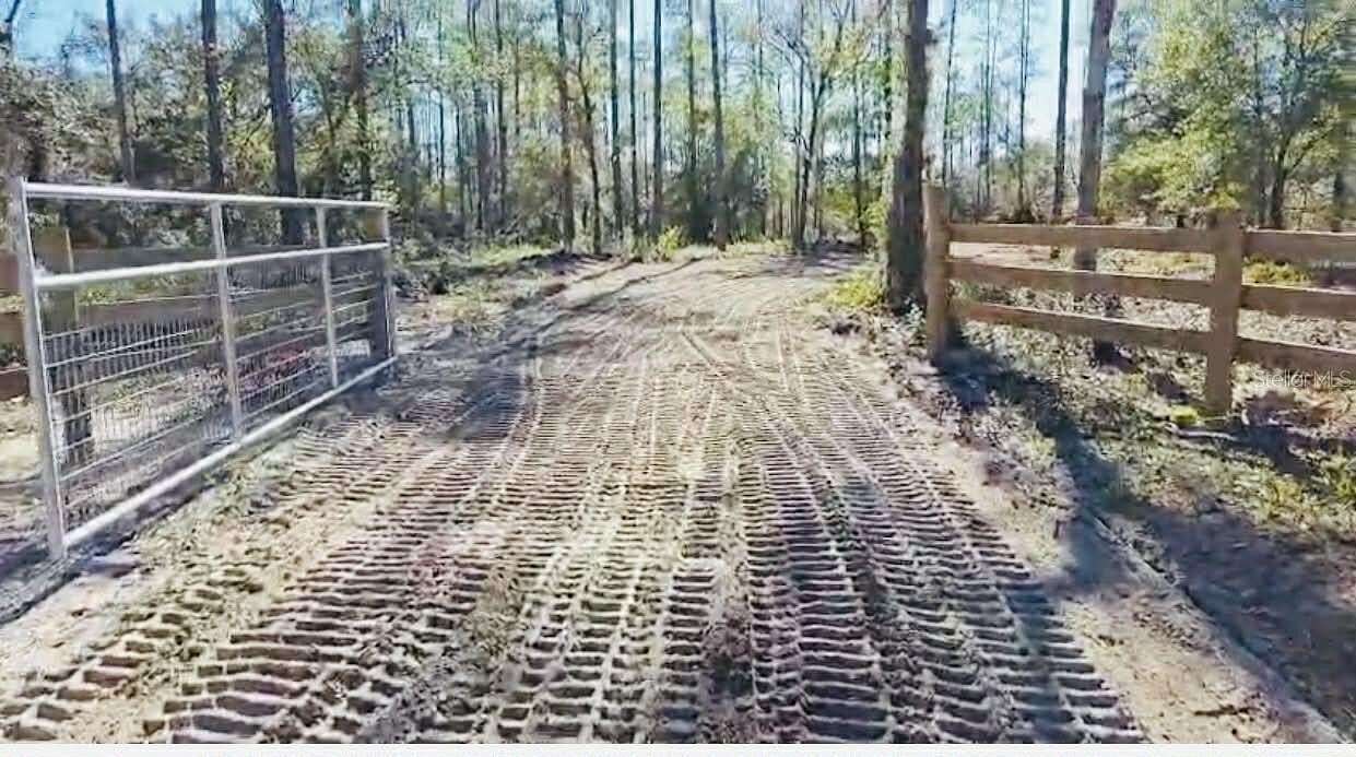 0.99 Acres of Residential Land for Sale in Dunnellon, Florida