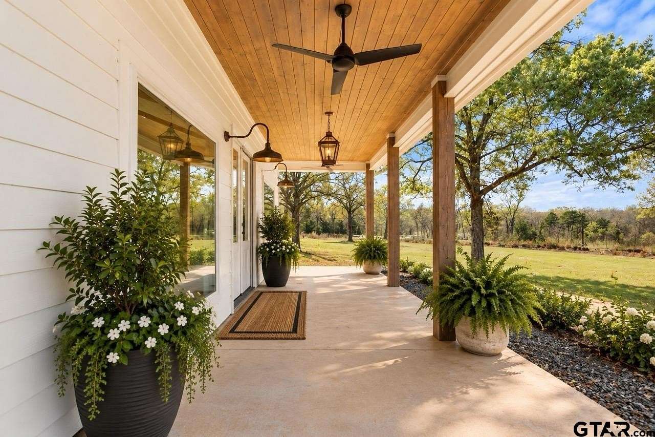 11 Acres of Land with Home for Sale in Lindale, Texas