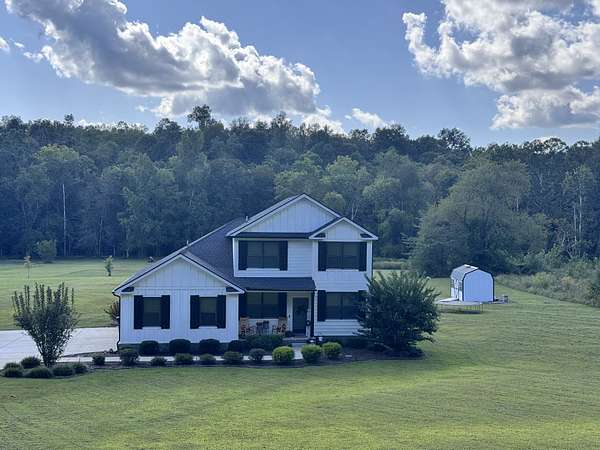 3 Acres of Land with Home for Sale in Dickson, Tennessee