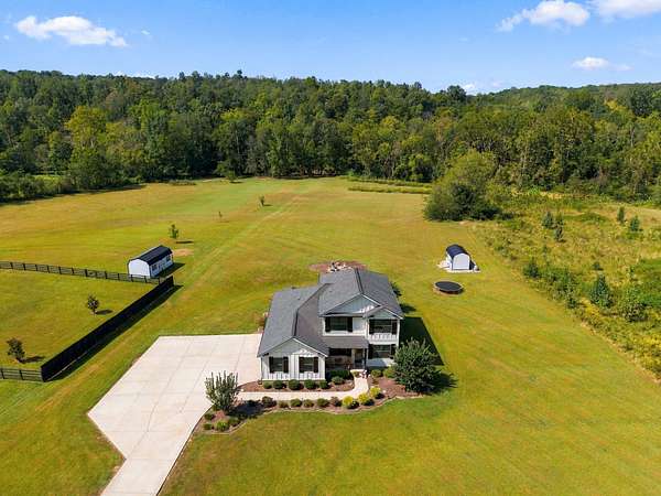 3 Acres of Land with Home for Sale in Dickson, Tennessee