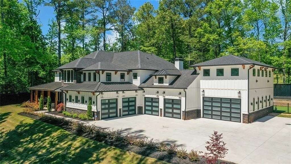 2.26 Acres of Land with Home for Sale in Roswell, Georgia