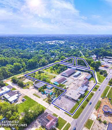 4.86 Acres of Improved Residential Land for Sale in Jackson, Michigan