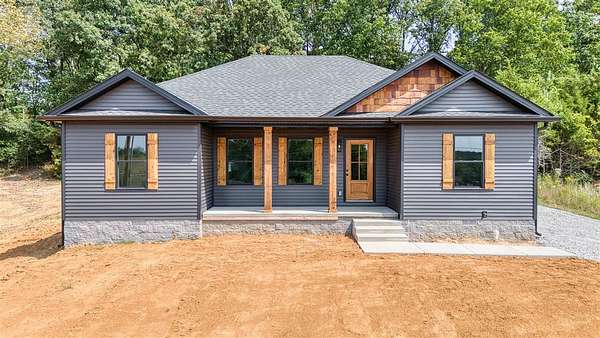 1.5 Acres of Land with Home for Sale in Russellville, Kentucky