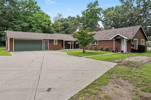 4.4 Acres of Land with Home for Sale in Battle Creek, Michigan