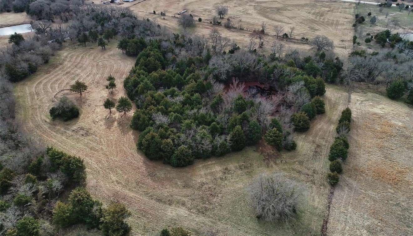 20 Acres of Recreational & Residential Land for Sale in Wills Point, Texas