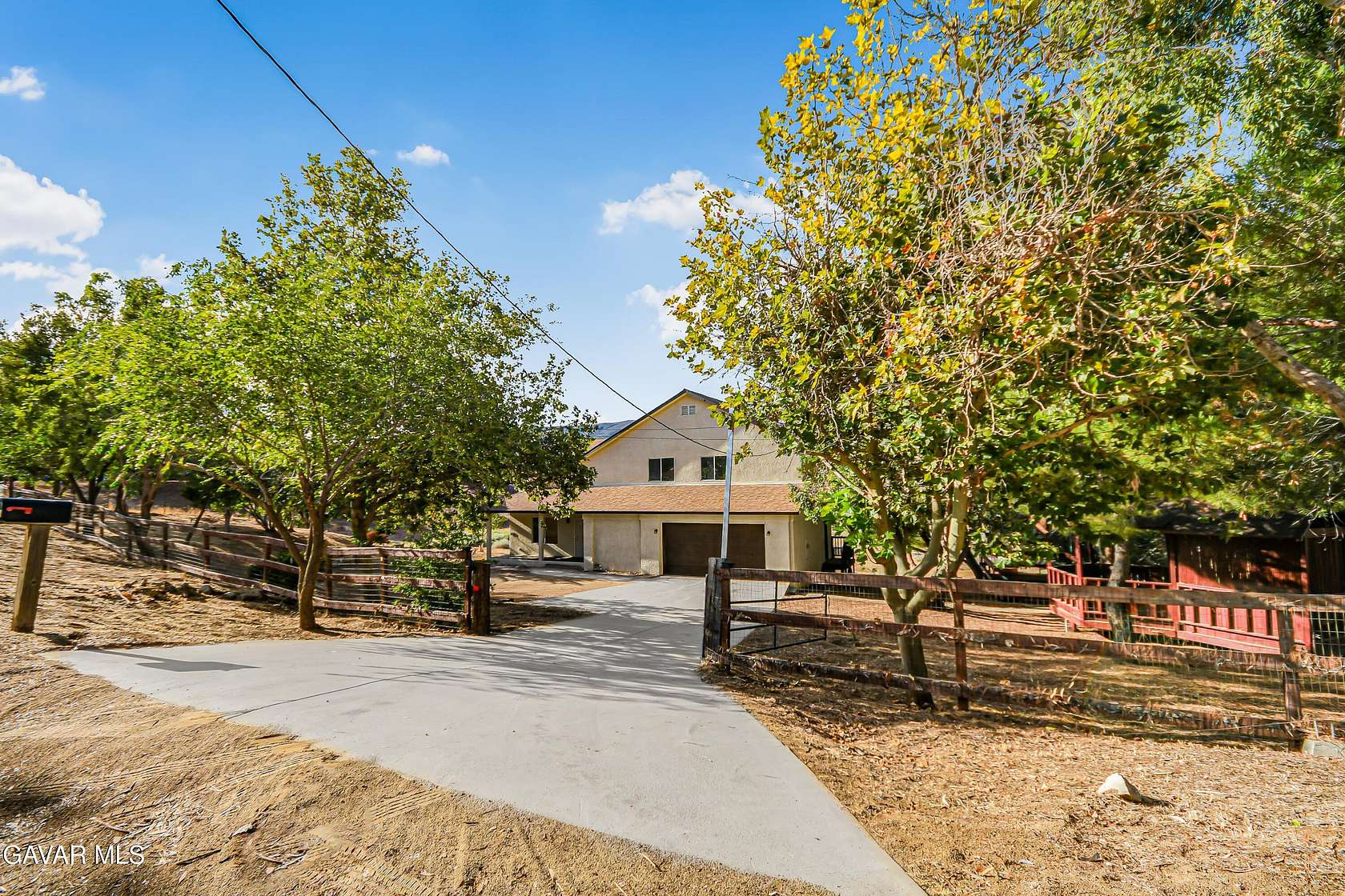 2.49 Acres of Land with Home for Sale in Leona Valley, California