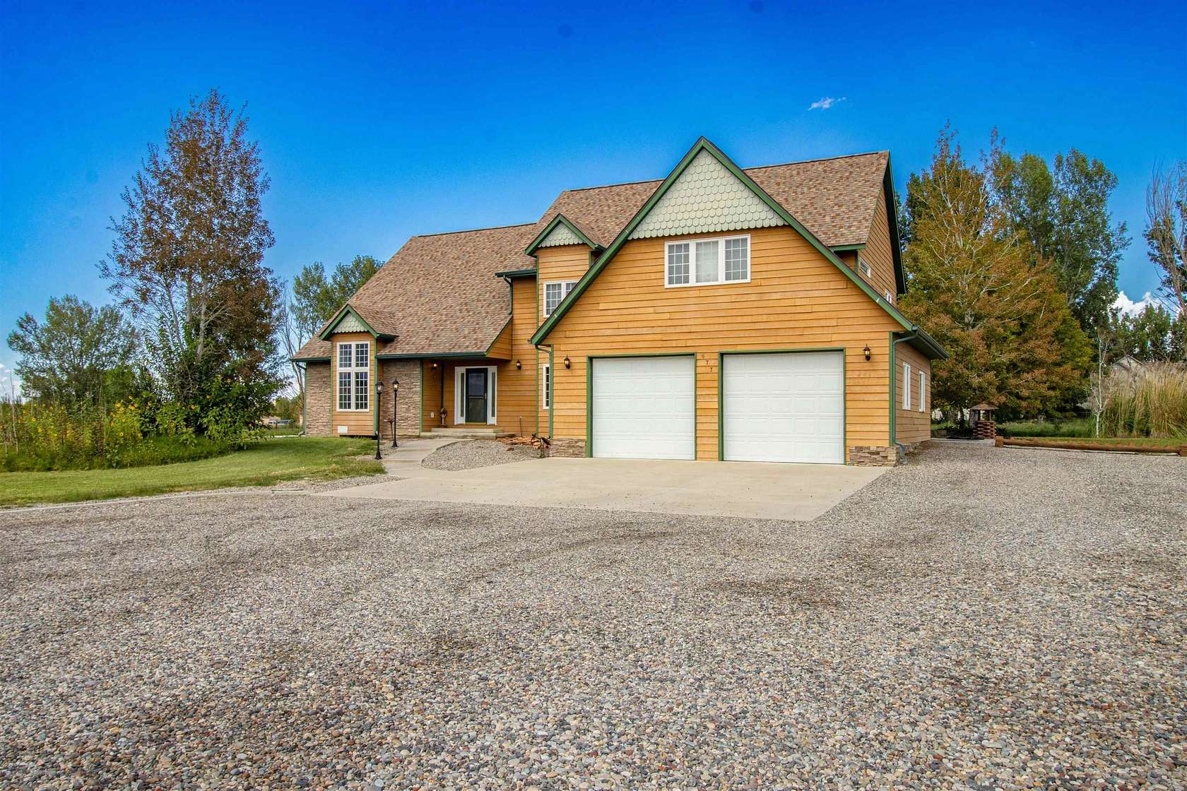 8 Acres of Land with Home for Sale in Grand Junction, Colorado
