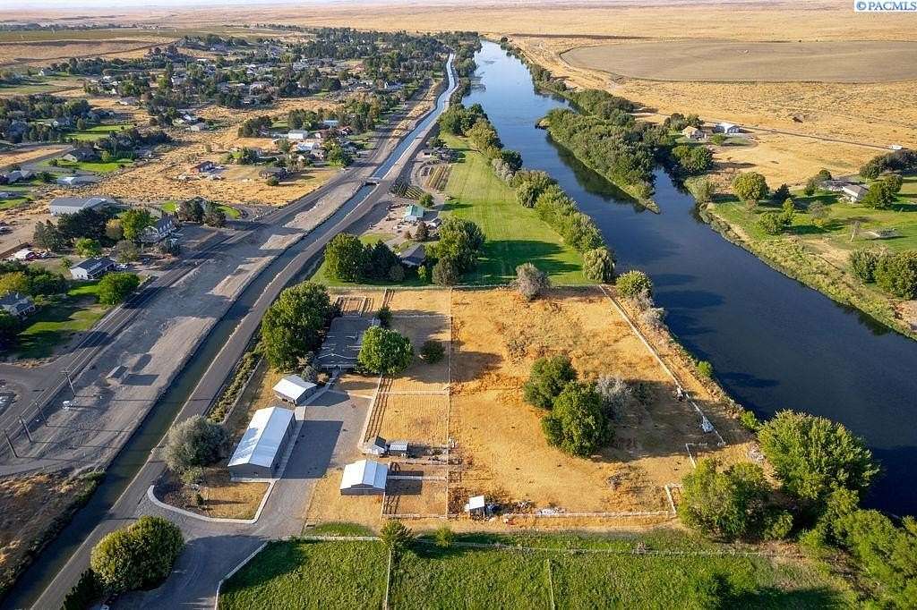 6 Acres of Land with Home for Sale in West Richland, Washington