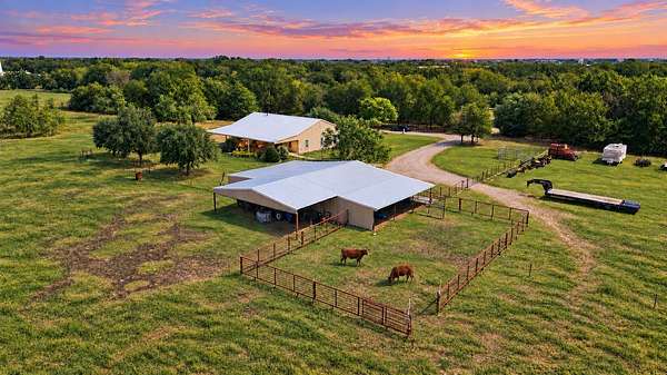 9.13 Acres of Land with Home for Sale in Caddo Mills, Texas