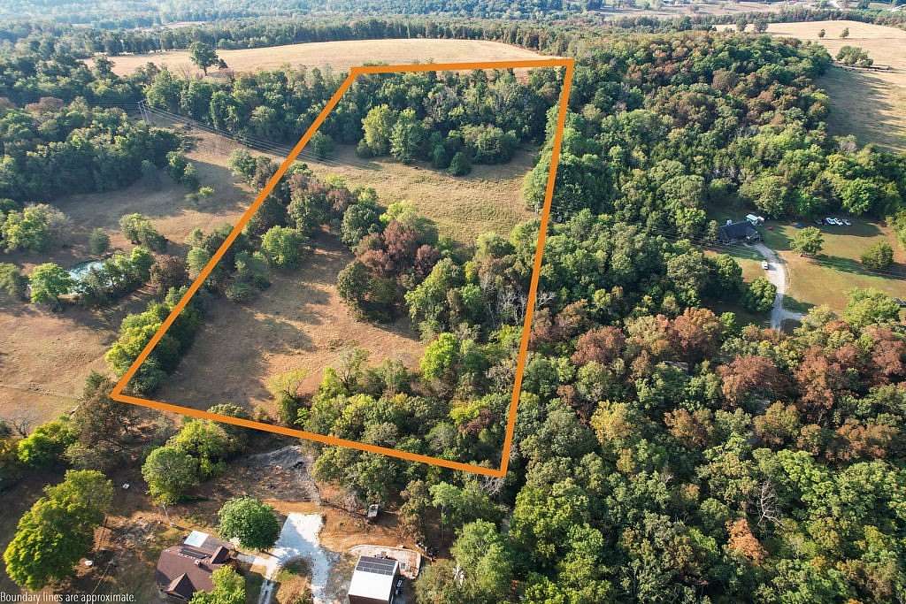 8 Acres of Residential Land for Sale in West Fork, Arkansas