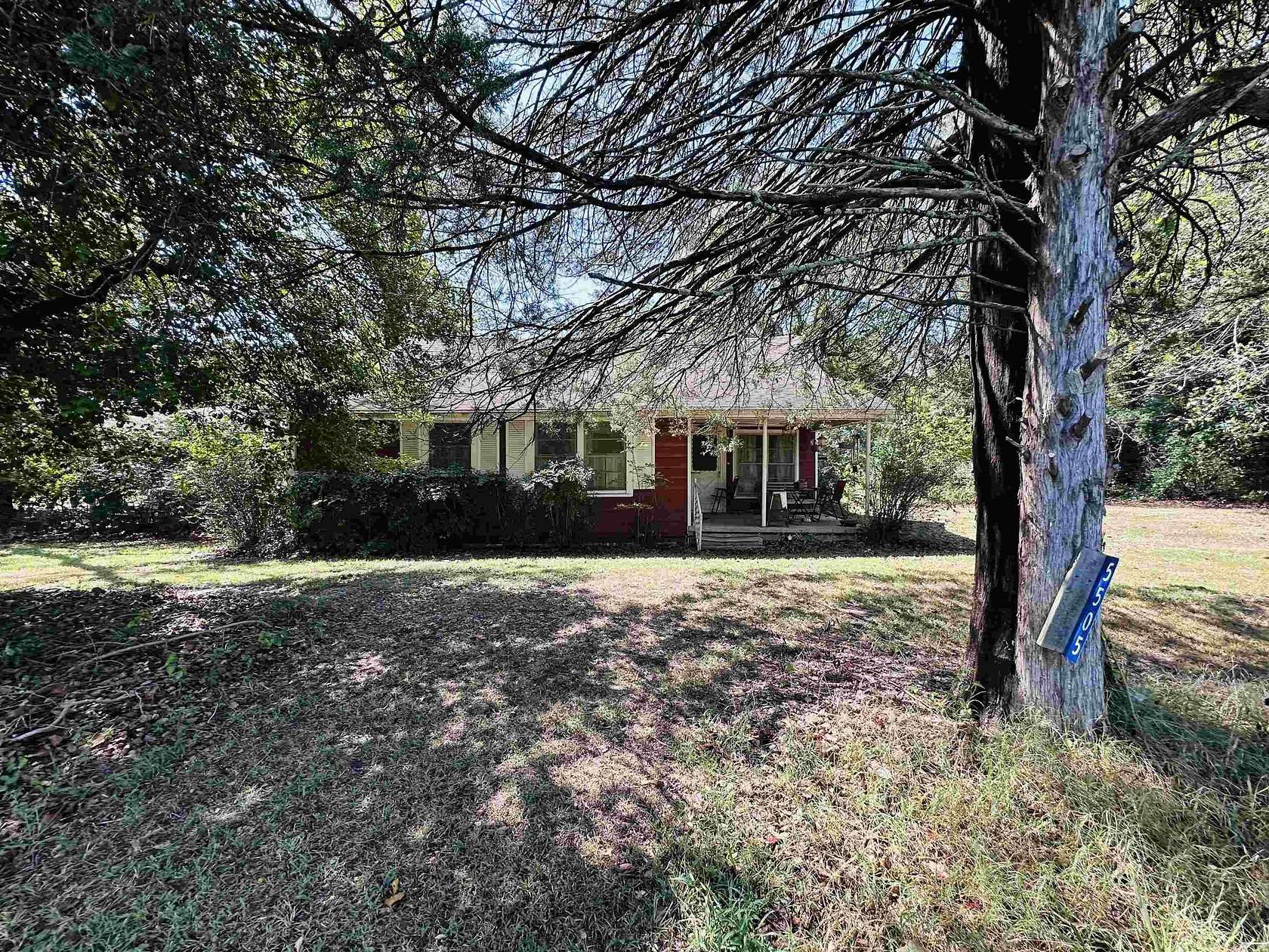 1.54 Acres of Land with Home for Sale in Bauxite, Arkansas