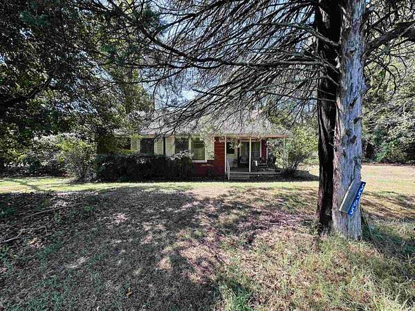 1.54 Acres of Land with Home for Sale in Bauxite, Arkansas