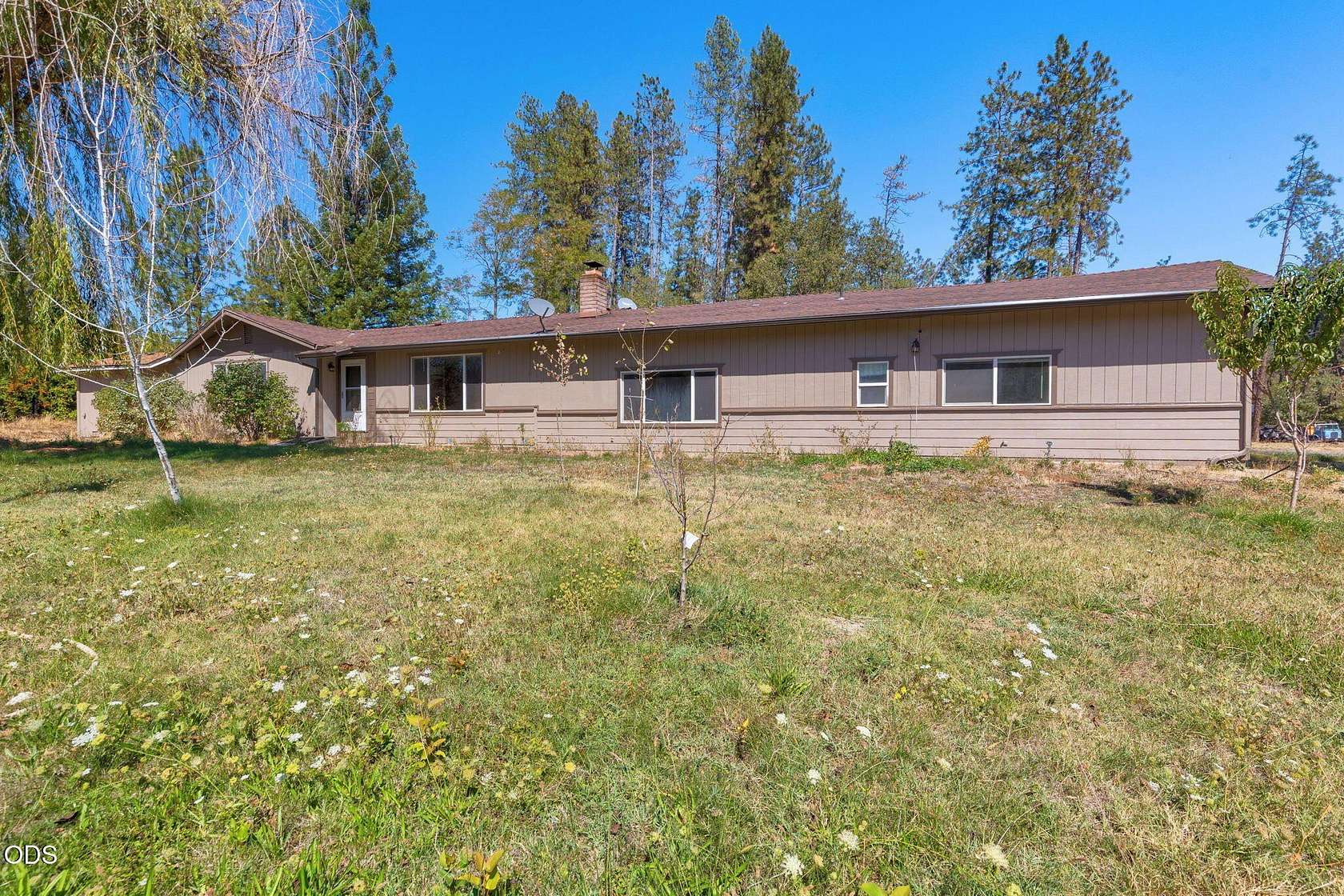 5.36 Acres of Land with Home for Sale in Grants Pass, Oregon