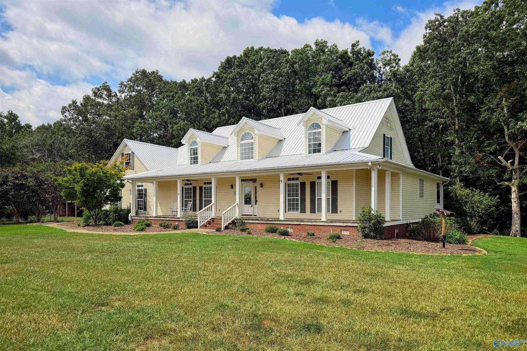 11 Acres of Land with Home for Sale in Florence, Alabama