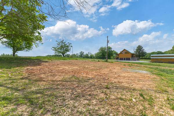 5.24 Acres of Residential Land for Sale in Chapmansboro, Tennessee