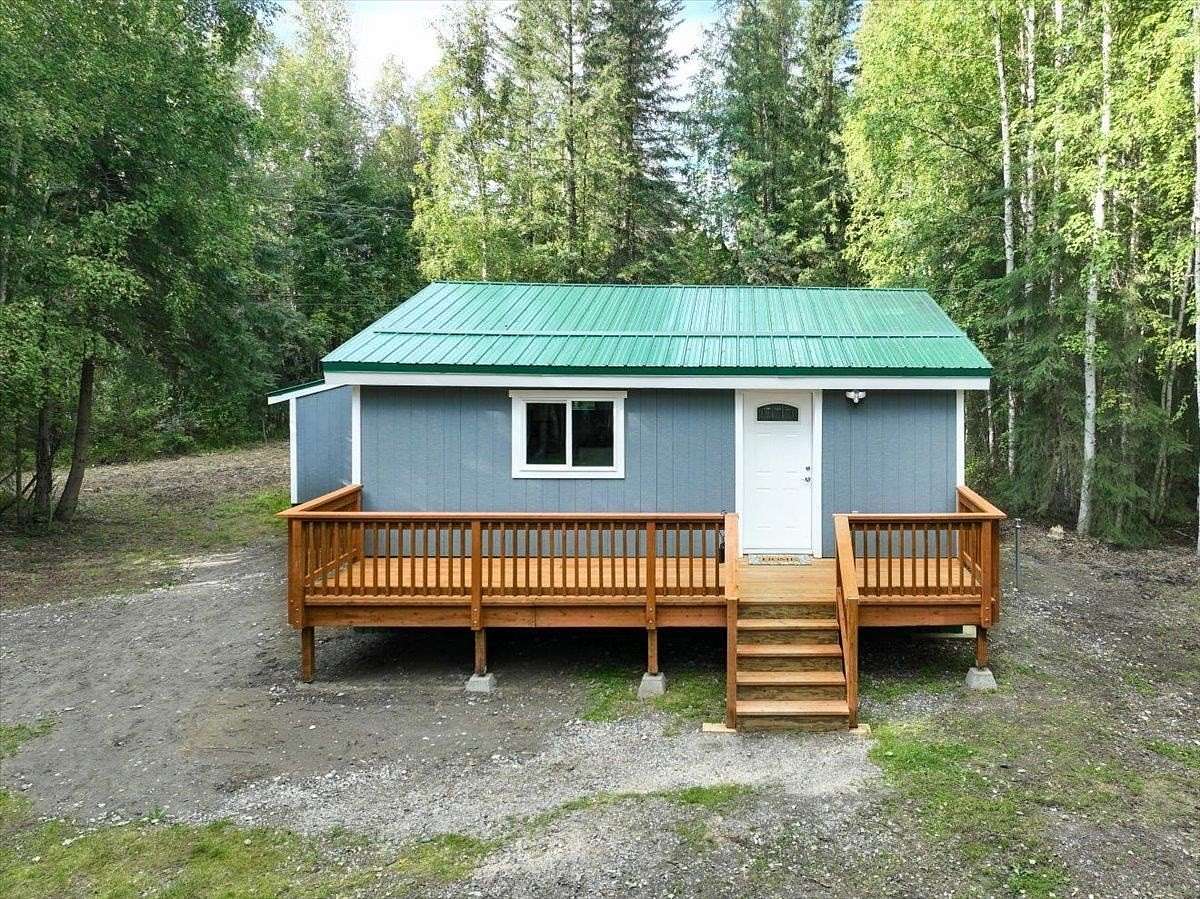 1.25 Acres of Land with Home for Sale in North Pole, Alaska