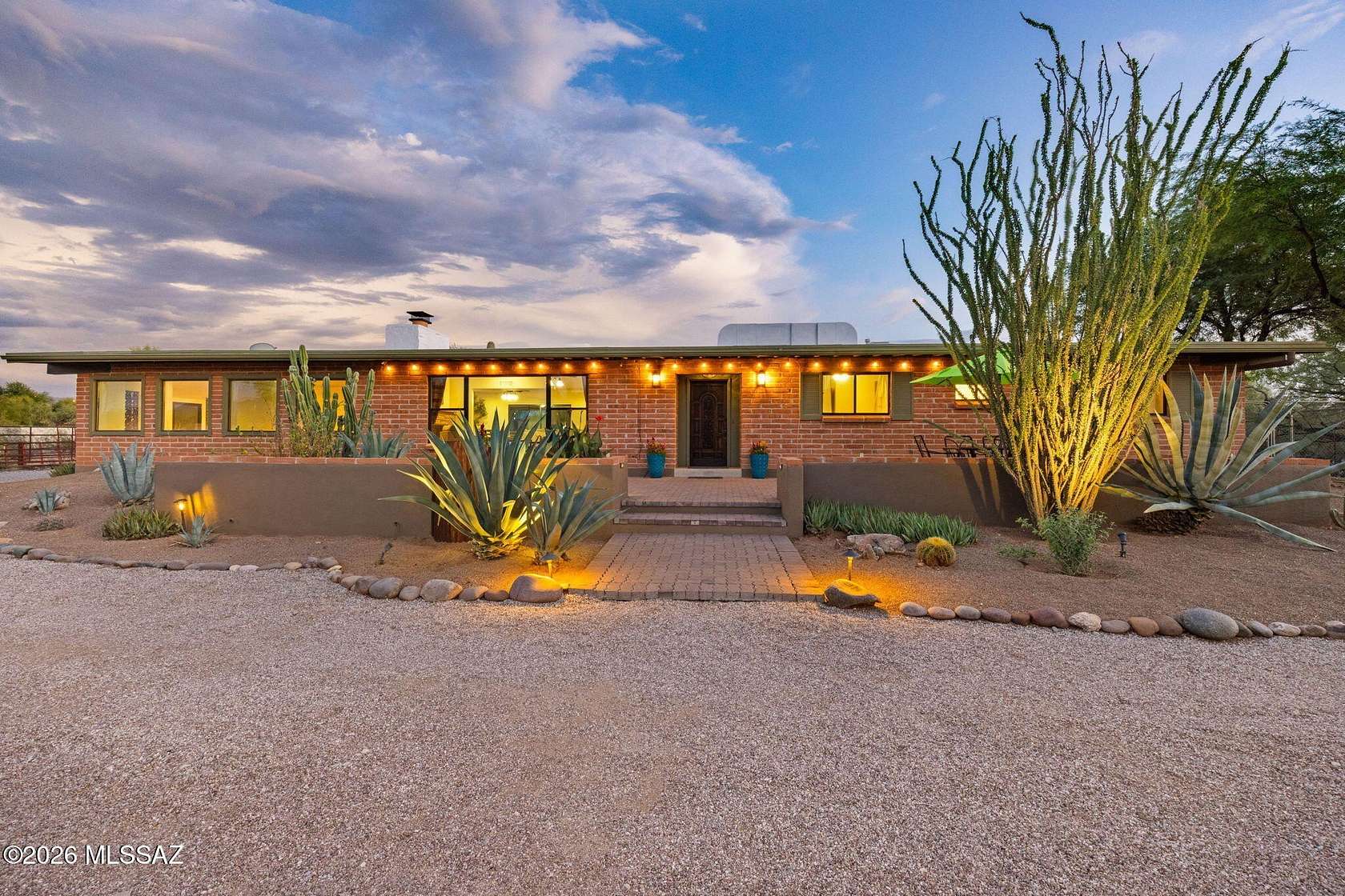 1.5 Acres of Land with Home for Sale in Tucson, Arizona