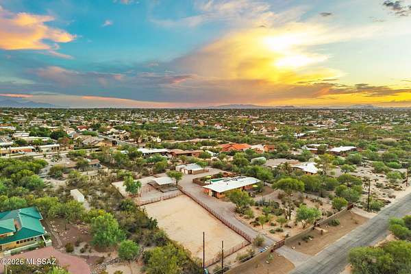 1.5 Acres of Land with Home for Sale in Tucson, Arizona