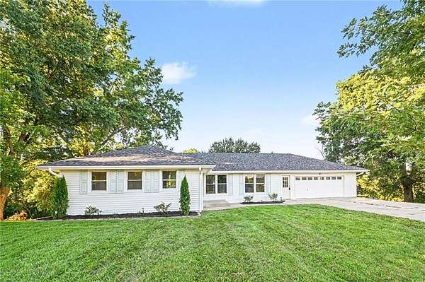 2.19 Acres of Land with Home for Sale in Liberty, Missouri