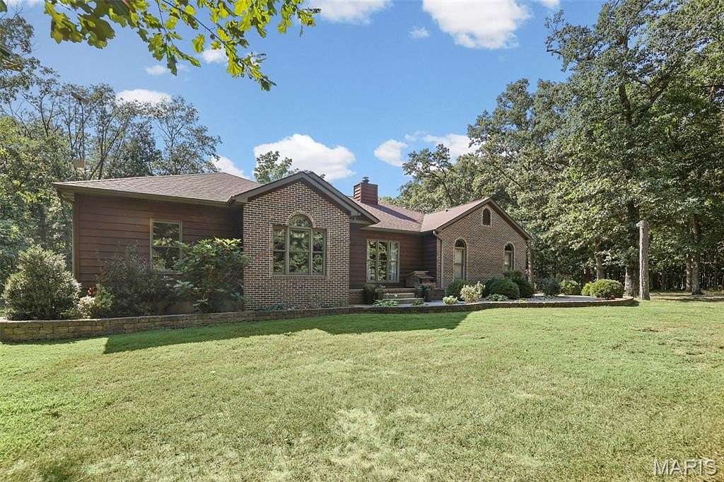 5 Acres of Land with Home for Sale in Ashley, Illinois